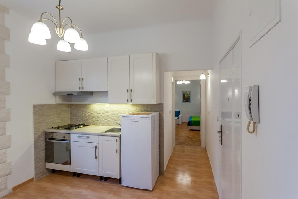 Chic Apartment In Center スプリト 部屋 写真